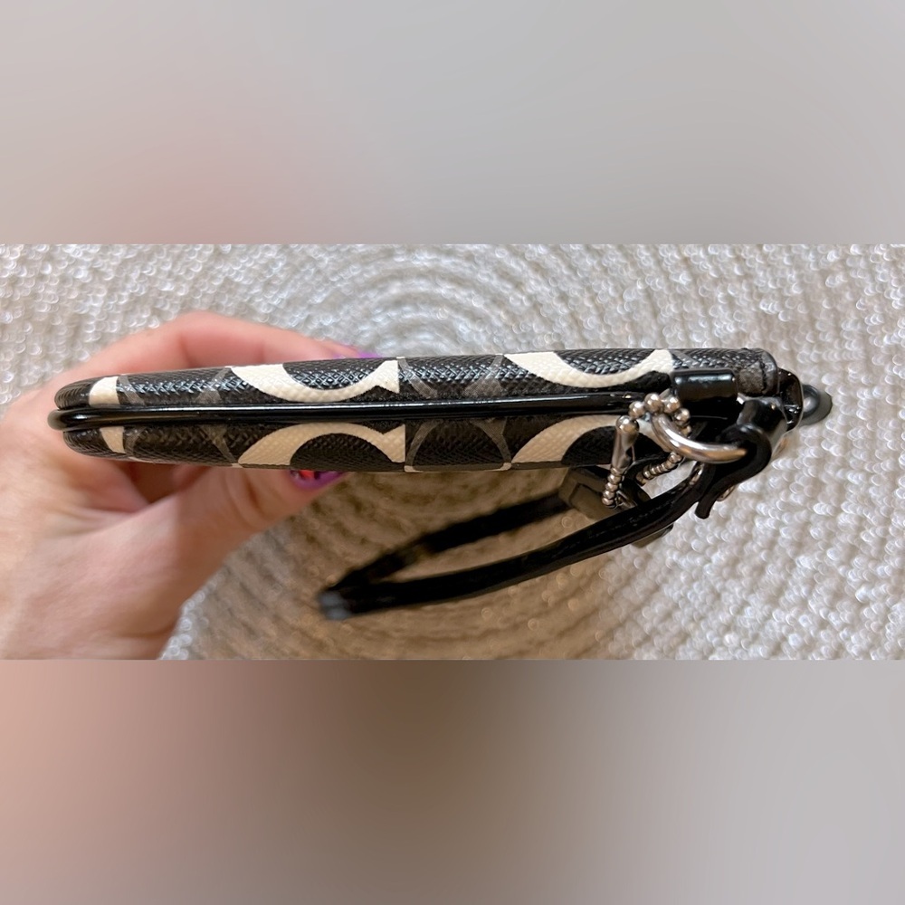*Like New* Coach Black and White Patterned Wristlet - Picture 6 of 8